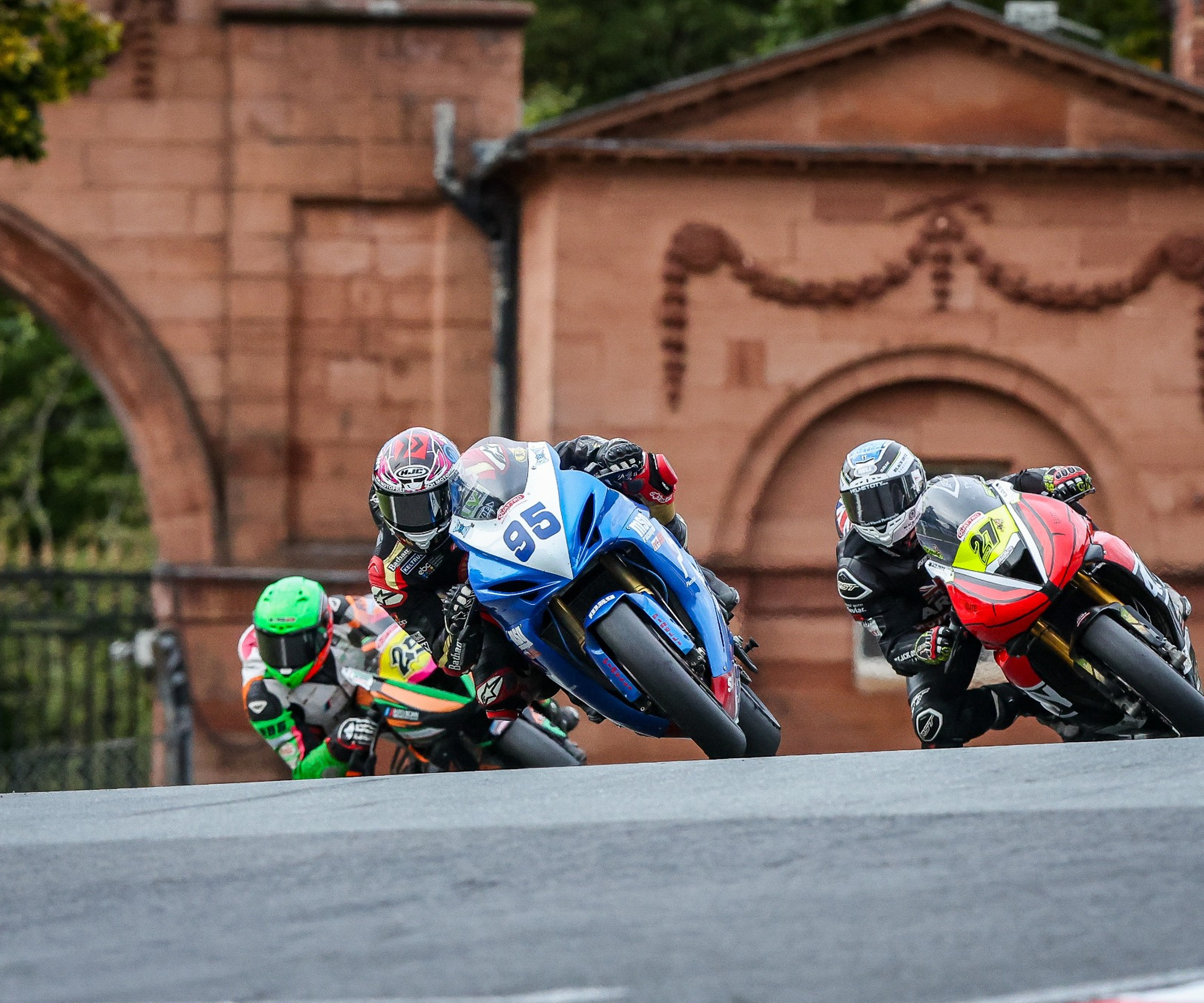 Smith Twins rider in a Supersport race at Oulton Park
